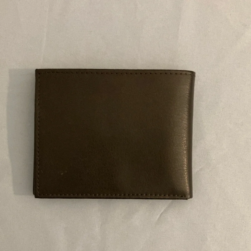 Tommy Hilfiger Brown Key & Card Holder with Leather Finish